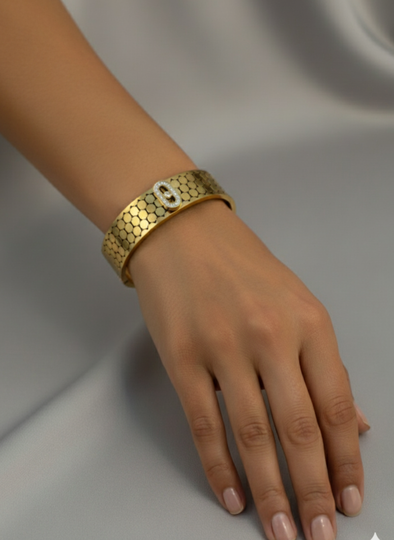 HoneyLink Gold Bangle Bracelet