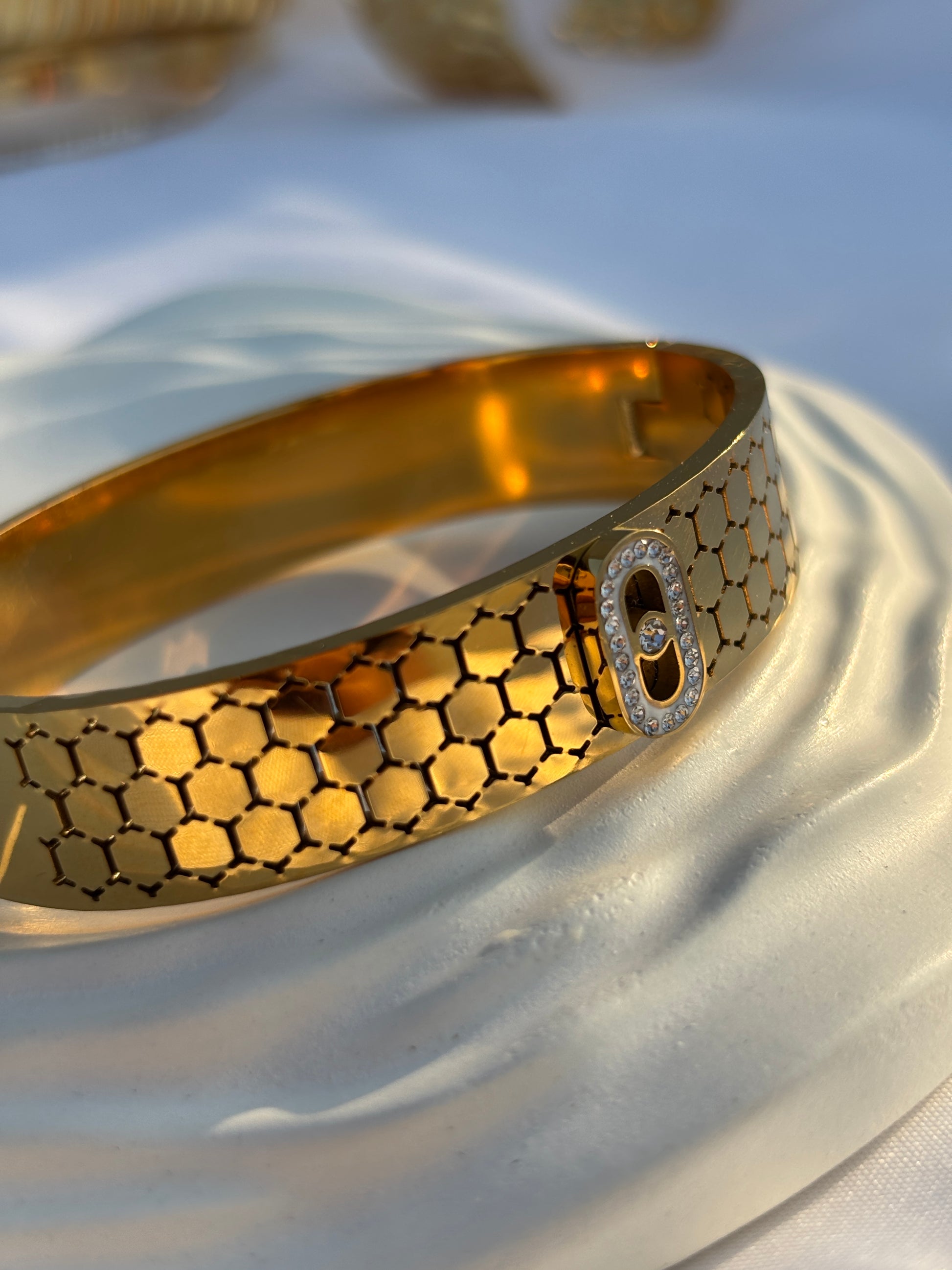 HoneyLink Gold Bangle Bracelet