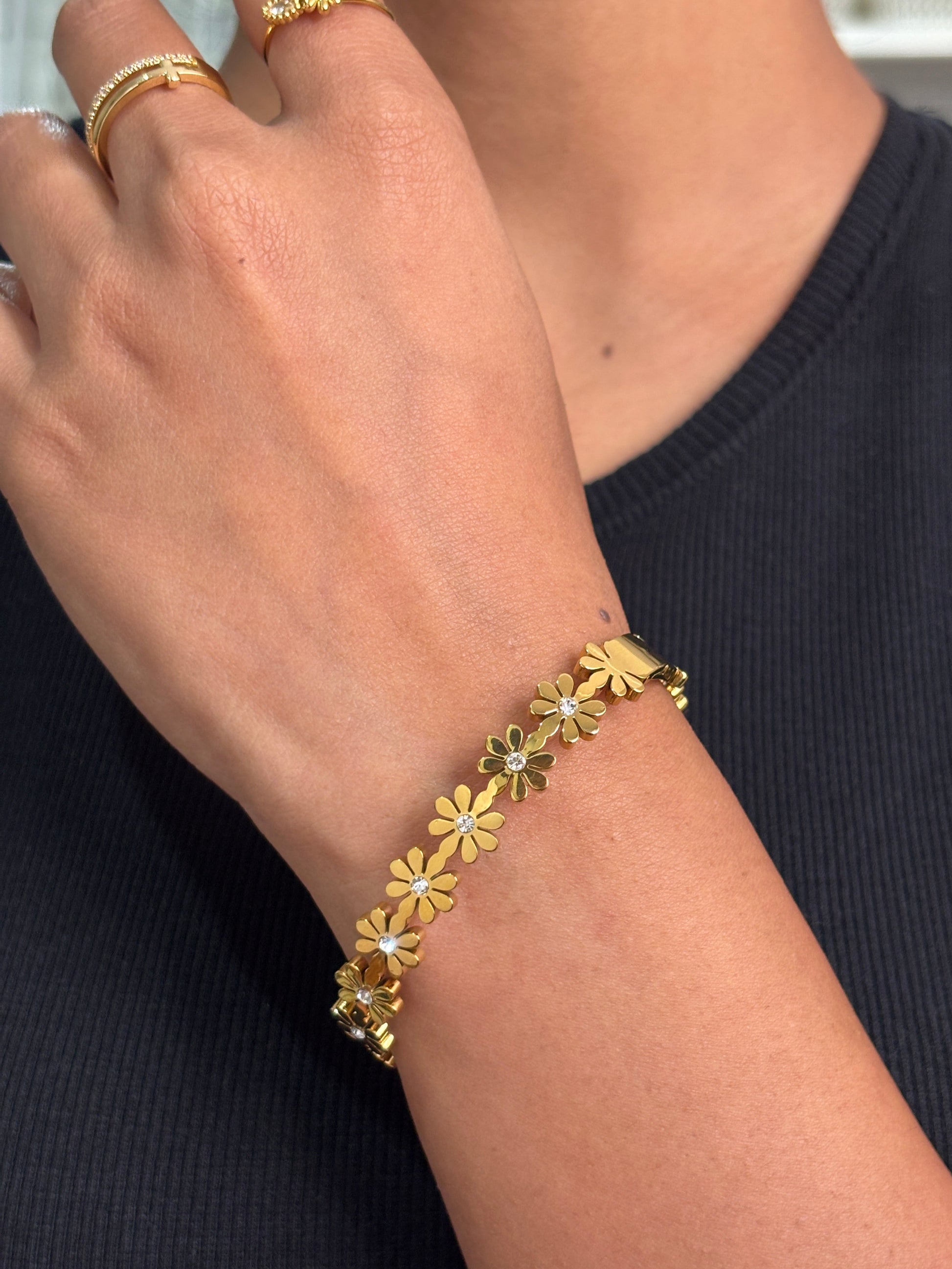 DAISY BLOOM BANGLE BRACELET